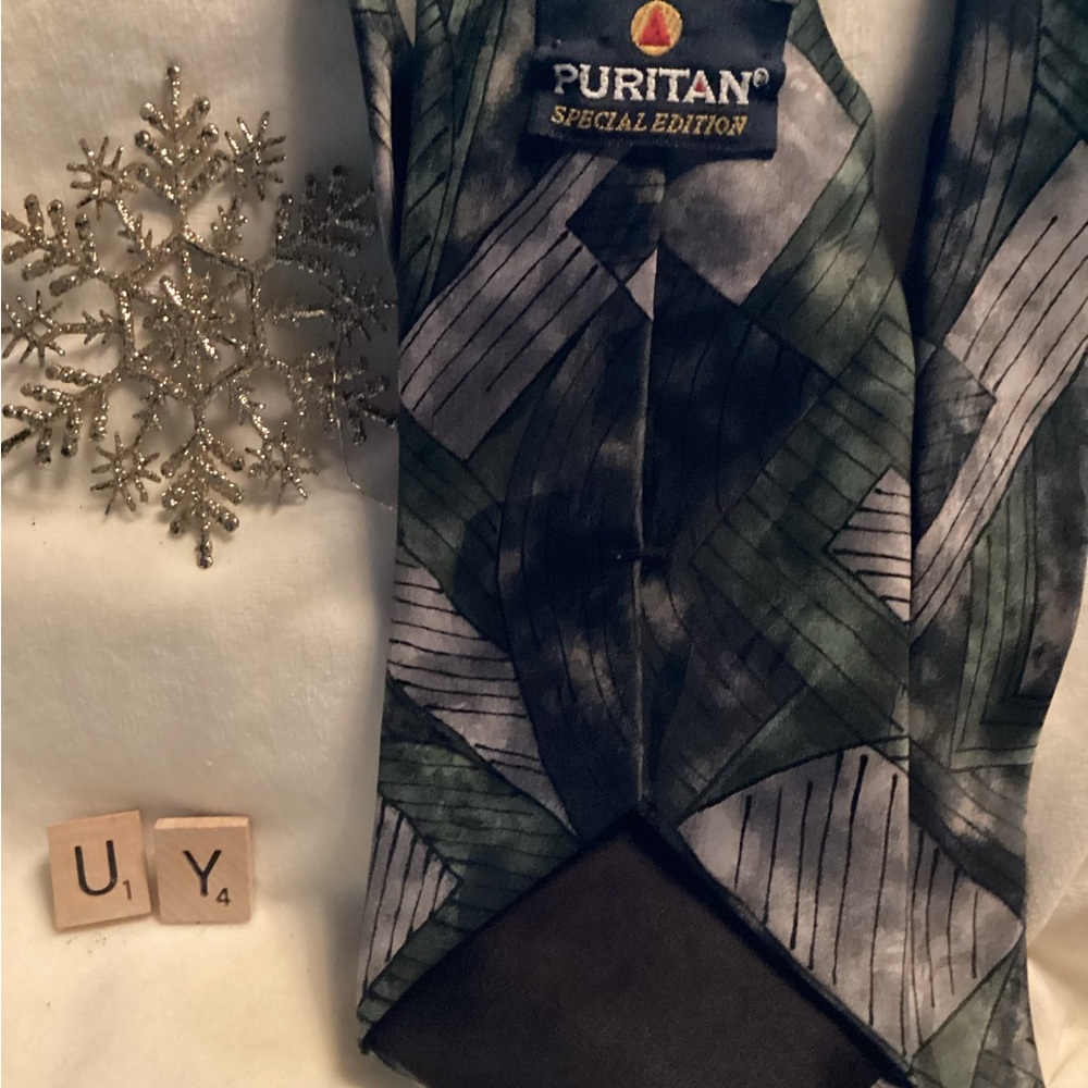 Men’s Puritan tie in black, green and silver. - Picture 6 of 6